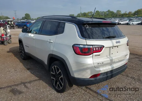 2018 Jeep Compass Limited 4X4 из США, поврежденный, VIN 3C4NJDCB4JT245587